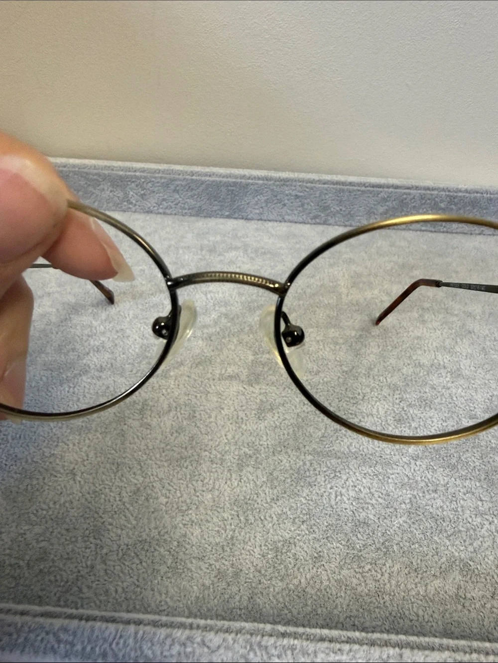 Vintage Coast 443 Round Metal Eyeglasses in Antique Gold Tone Eyesize 50